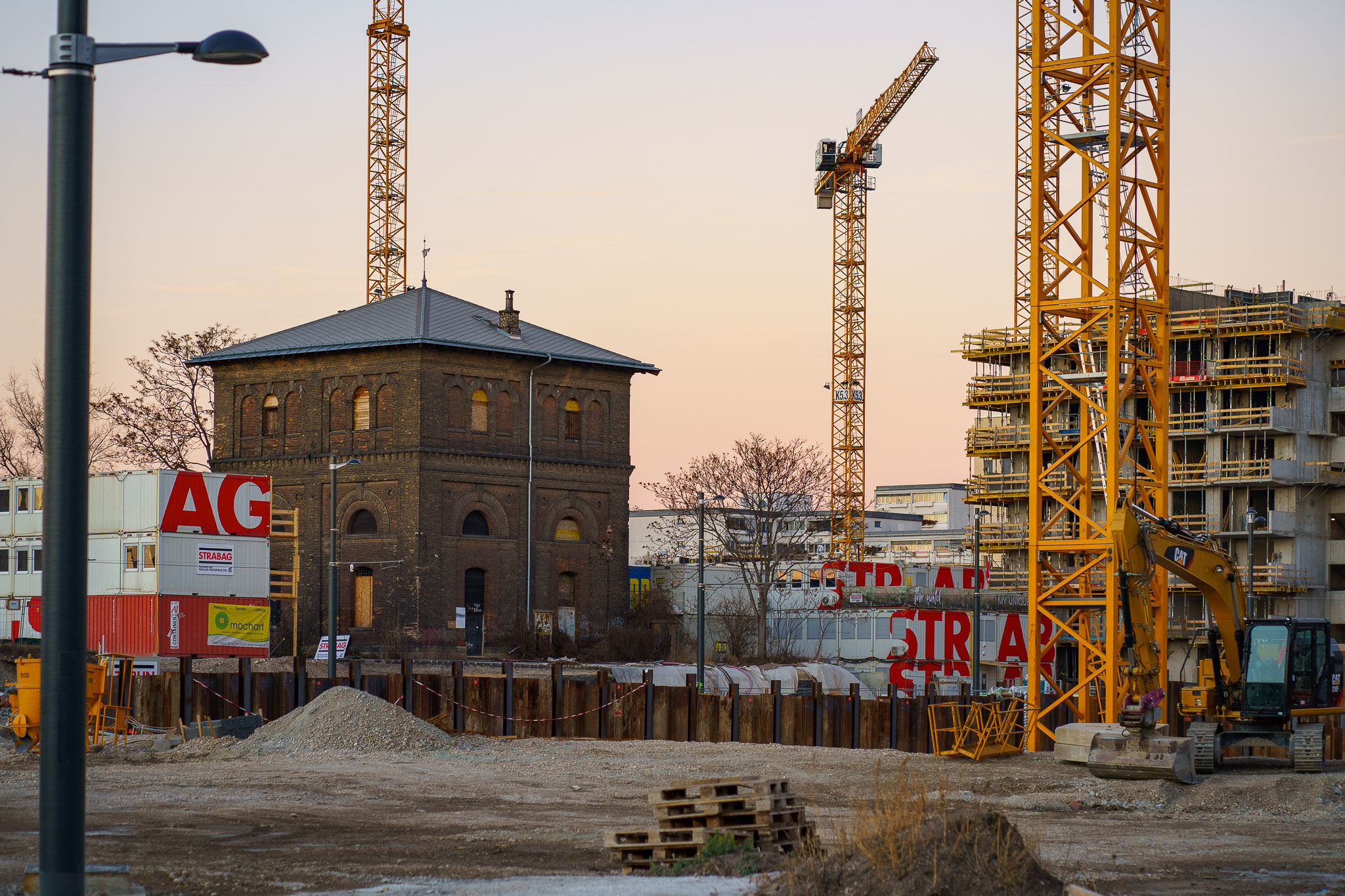 "Grätzl im Wandel" - Historic Wasserturm and Freie Mitte