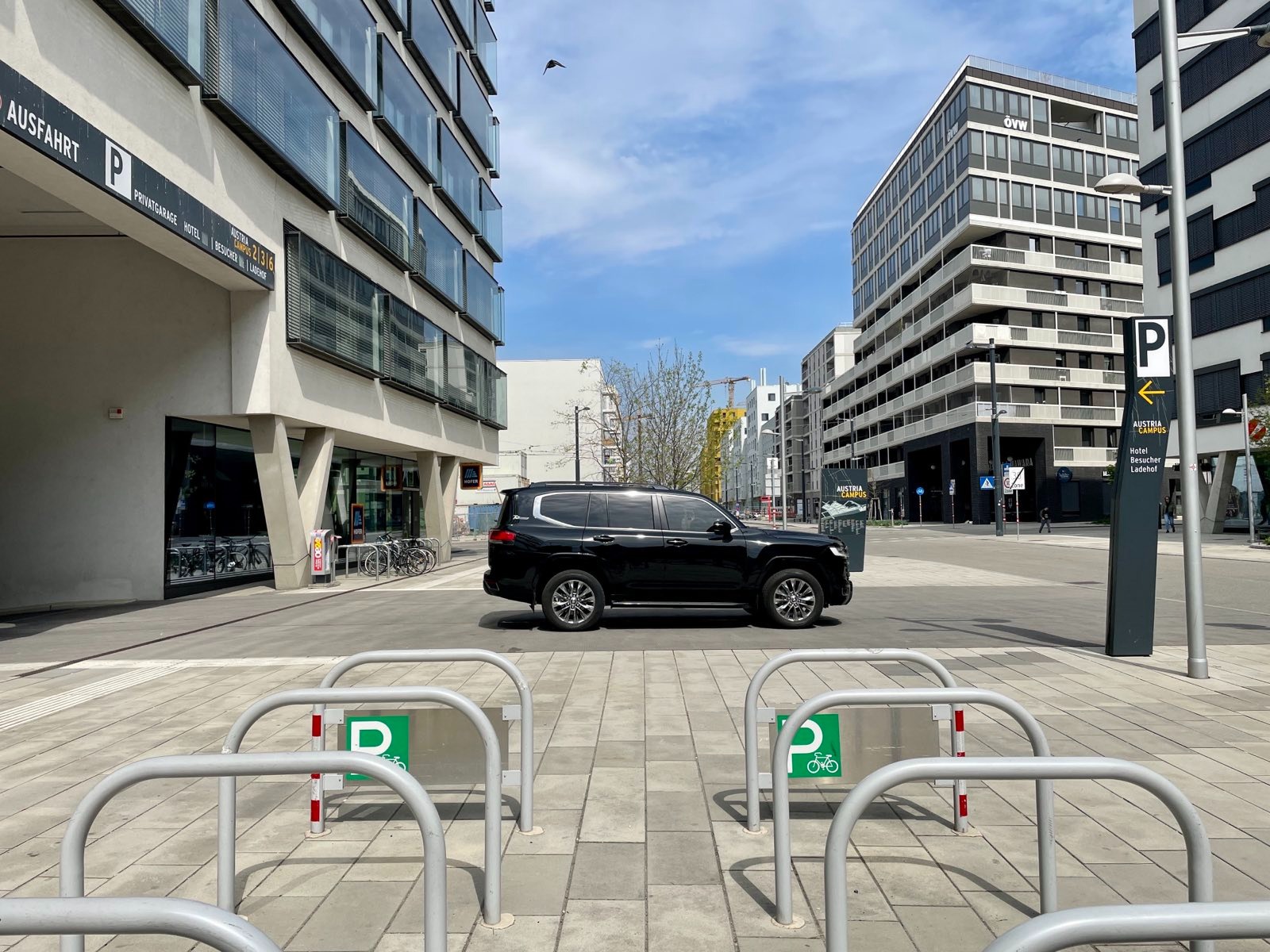 Ein Stadtgeländewagen in seinem natürlichen Habitat (beliebiges Beispielfoto)